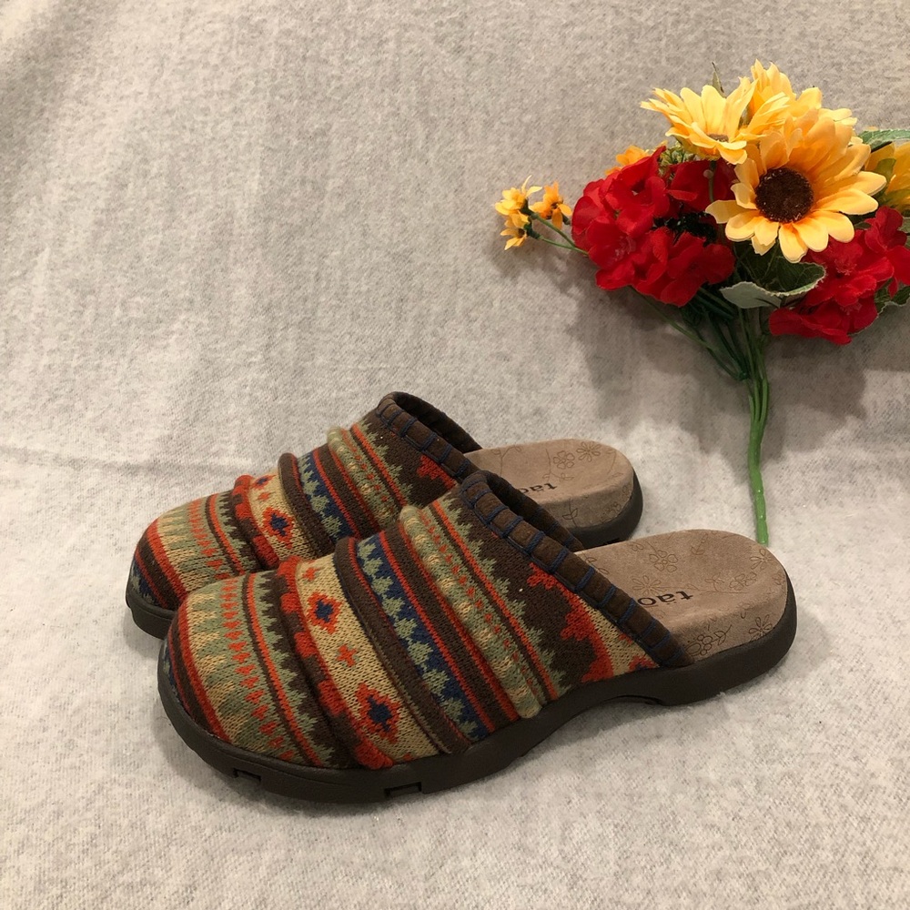 NWOT - Taos Multi-Colored Sweater Clogs - Picture 10 of 16